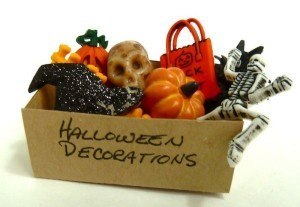 halloween-decorations-box