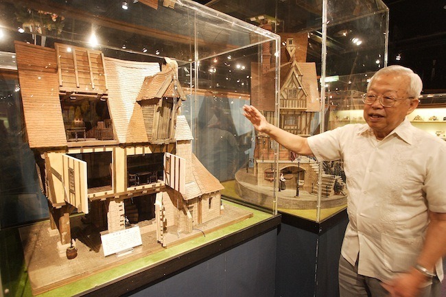 miniature dollhouse museum